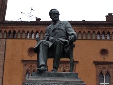 Verdi's statue in Piazza Verdi, Busseto - photo by Nadav Dafni